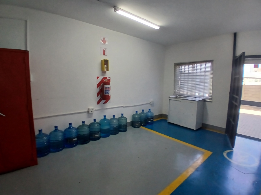 To Let commercial Property for Rent in Oos Einde North West